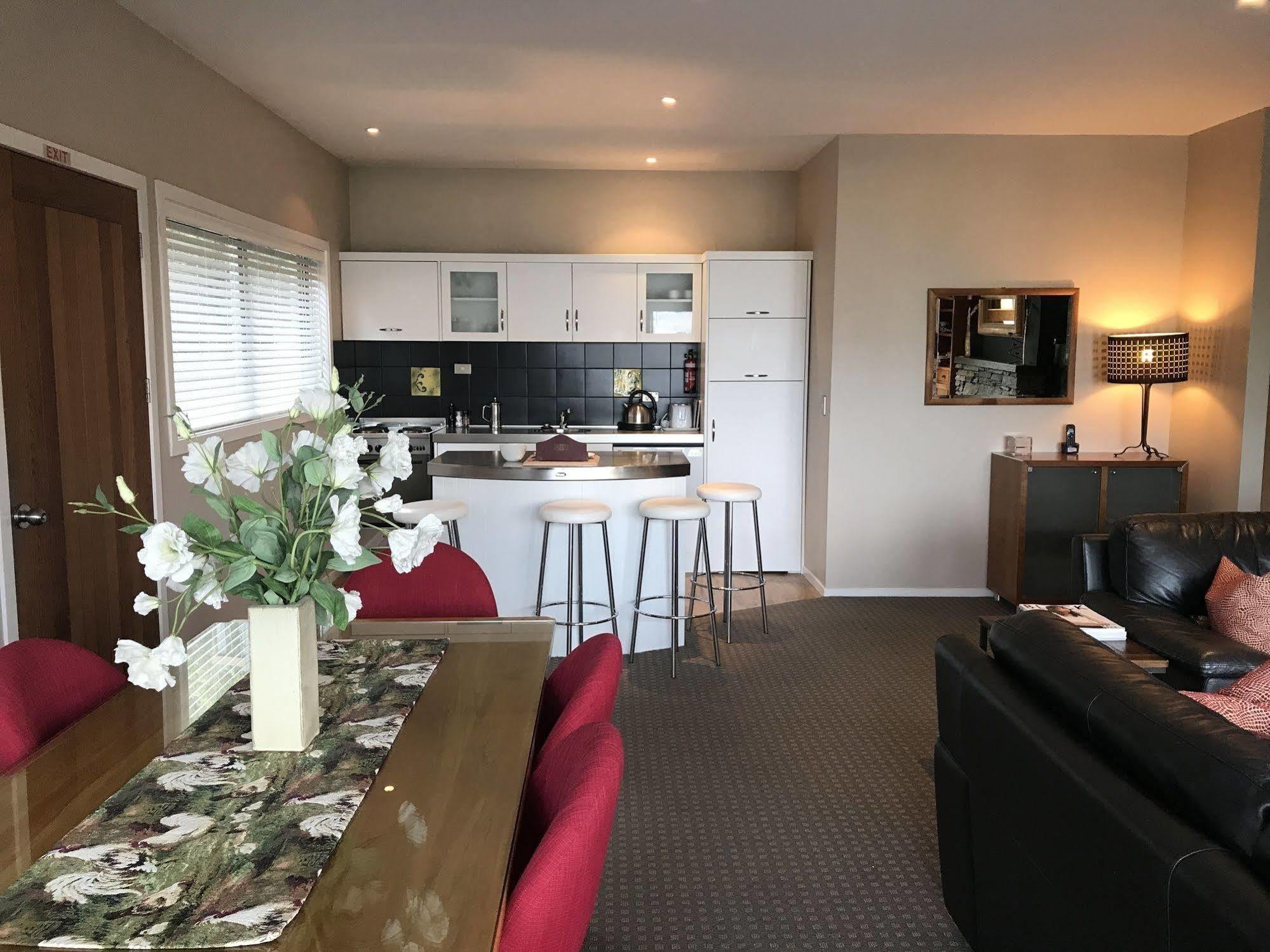 Queenstown House Bed & Breakfast And Apartments Екстериор снимка